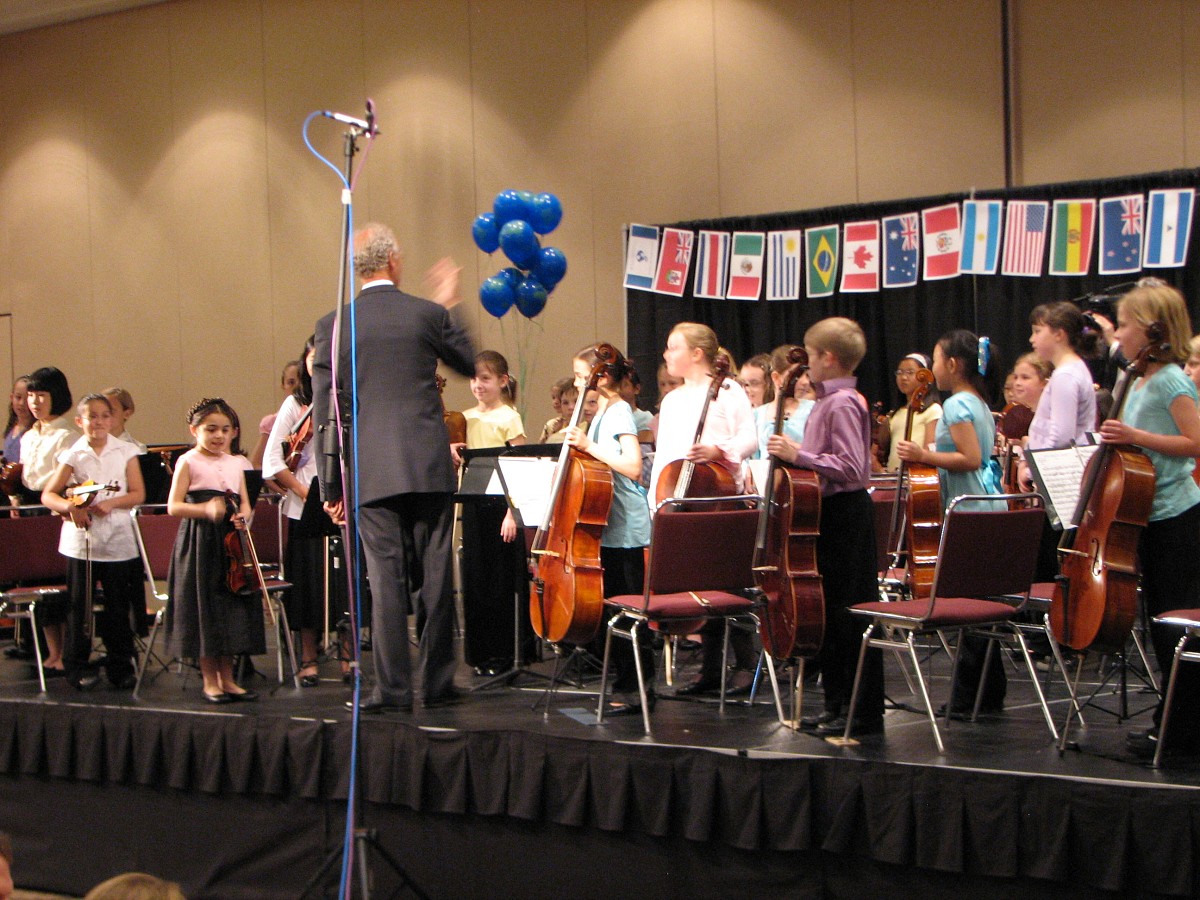 Daniel Long conducts Youth Orchestra 1 at the 2008 SAA Conference