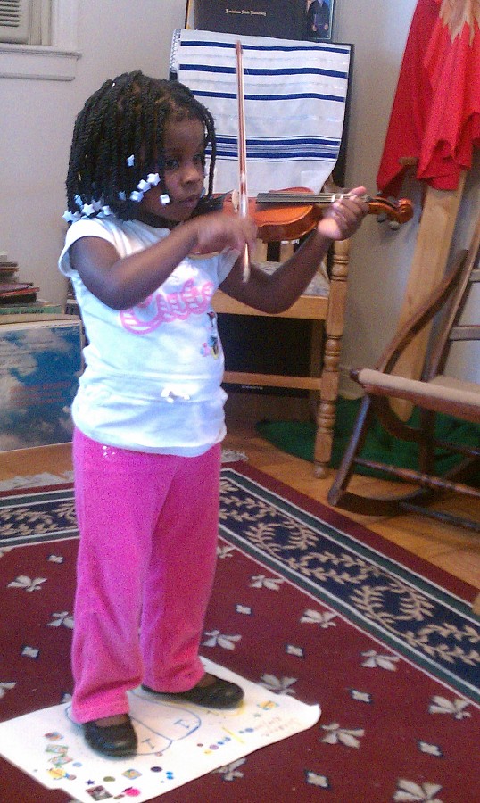 Violin student at Greater New Orleans Summer Suzuki Music Camp