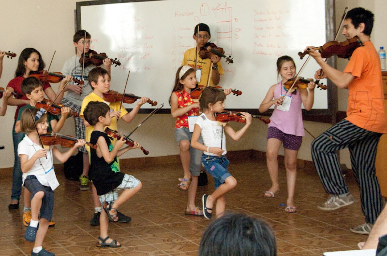 Violin group class in Brazil
