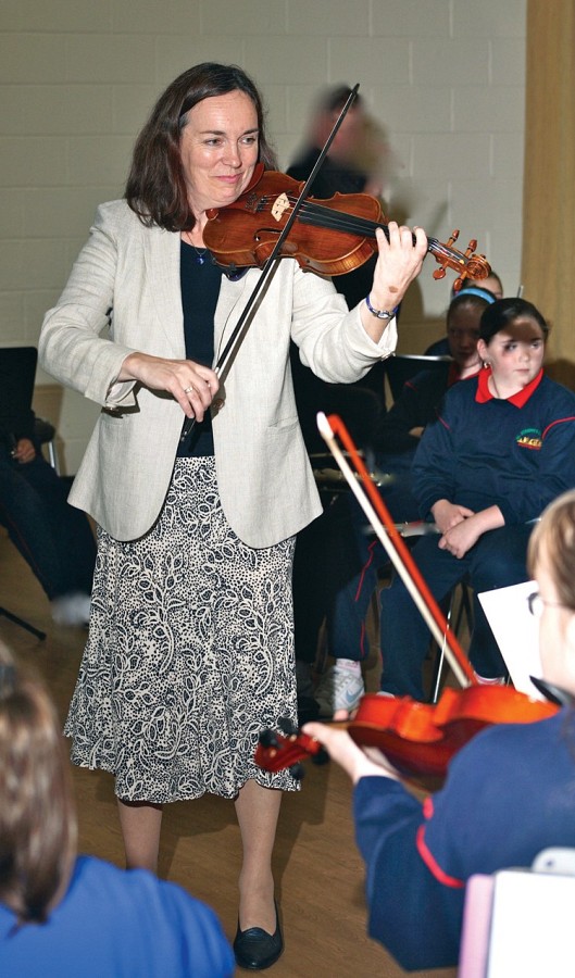 Dorothy Conaghan working with children in Ballymun