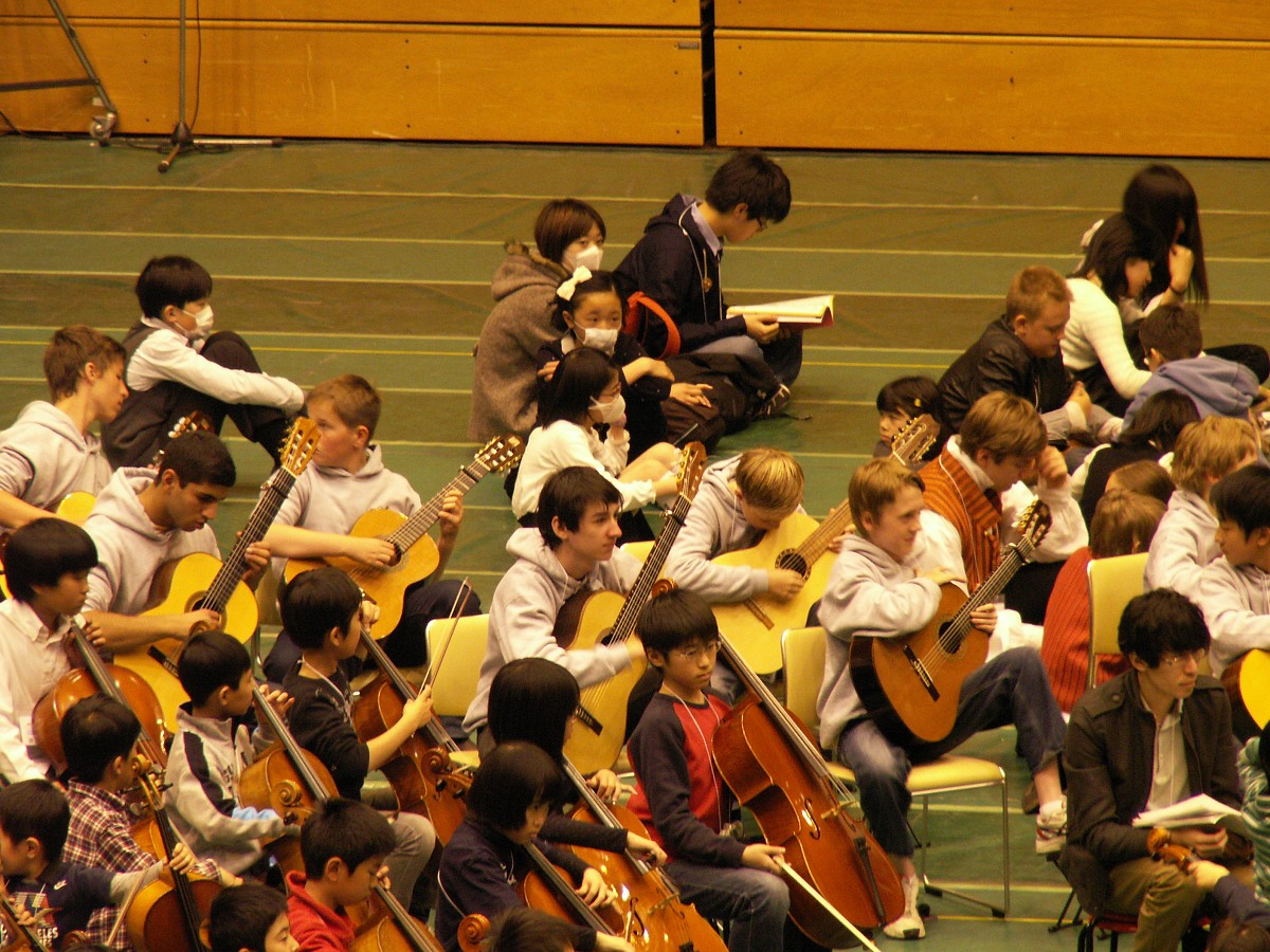 Students prepare for the opening concert.