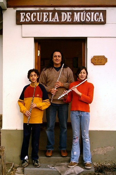 Fernando Formigo and 2 flute students