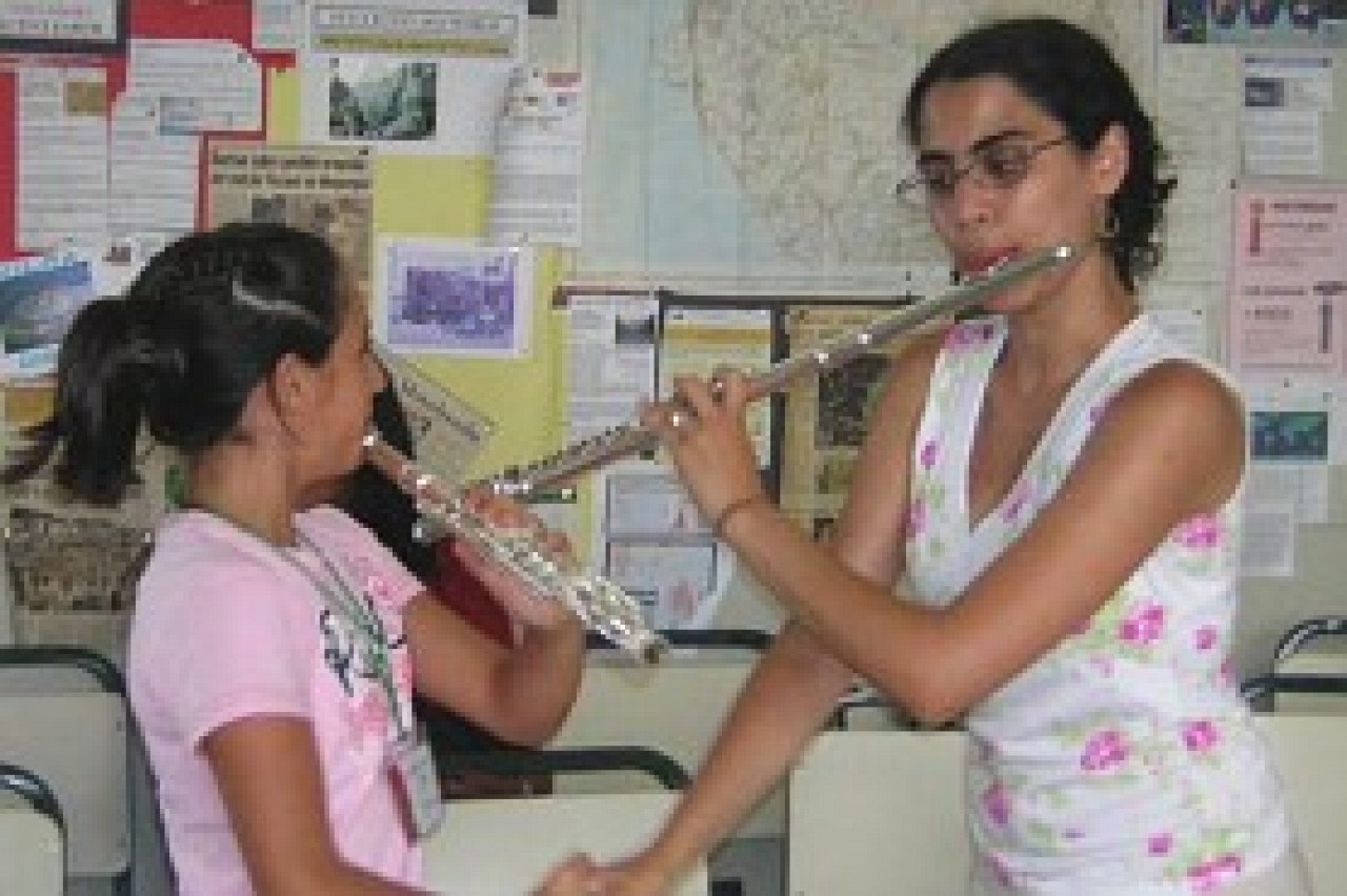Mariana Capponi and student