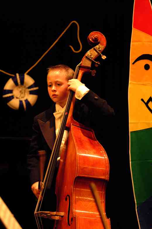 Bass student performs with the SYOA the 2002 SAA Conference