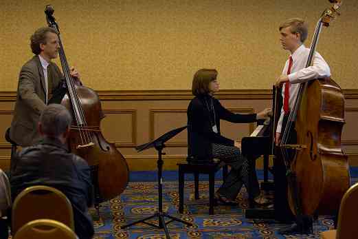 Peter Lloyd gives a bass masterclass for Alexander Willey at the 2006 SAA Conference