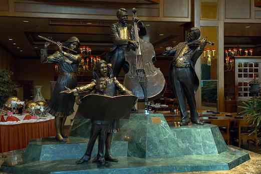Musician statues in the Hilton hotel lobby at the 2006 SAA Conference