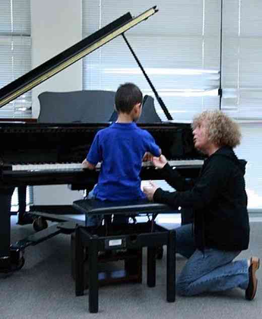 Caroline Fraser and student at HNU Piano Teacher Training Institute