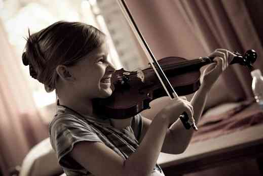 Violin student in Brazil