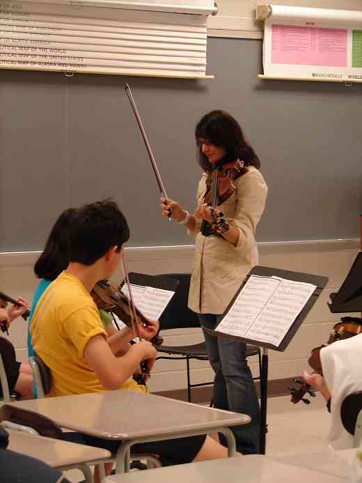 Violin class at Greater Pittsburgh Suzuki Institute