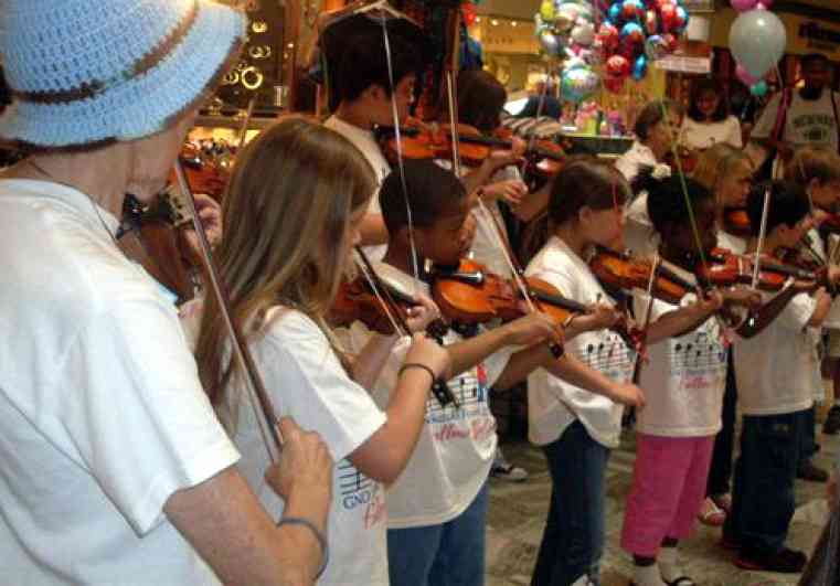 Violin students at Greater New Orleans Suzuki Summer Camp