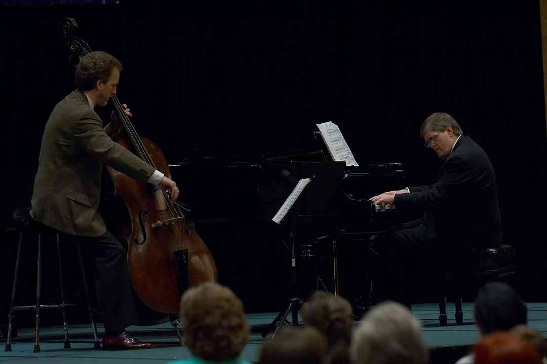 Peter Lloyd gives a recital with Roderick Kettlewell on piano at the 2006 SAA Conference