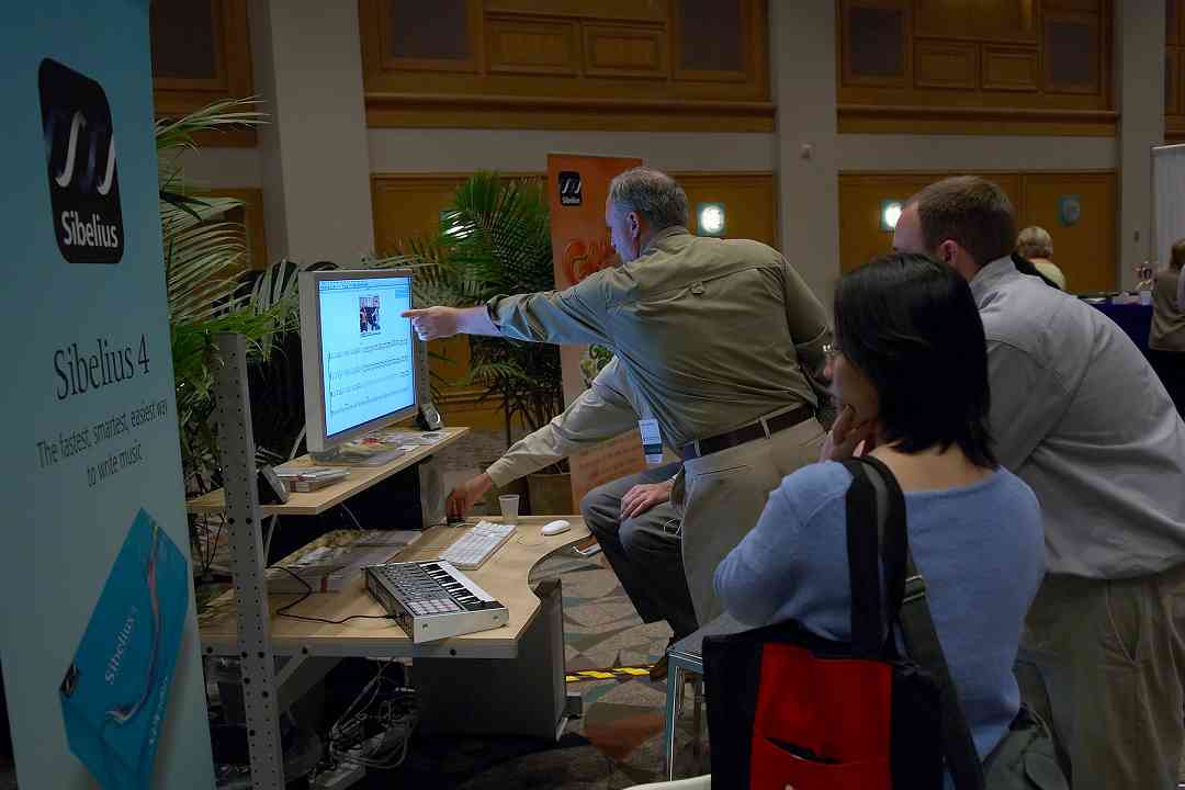 Sibelius 4 demo at the 2006 SAA Conference exhibits