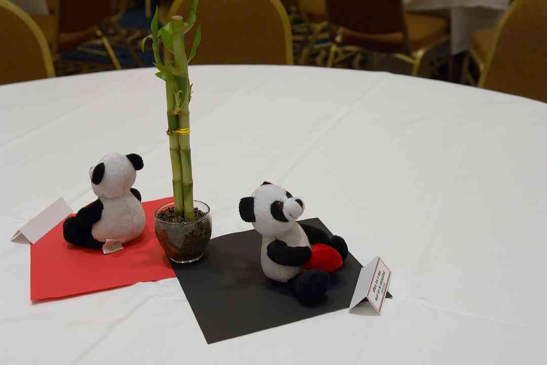 Panda centerpiece at the dinner reception at the 2006 SAA Conference