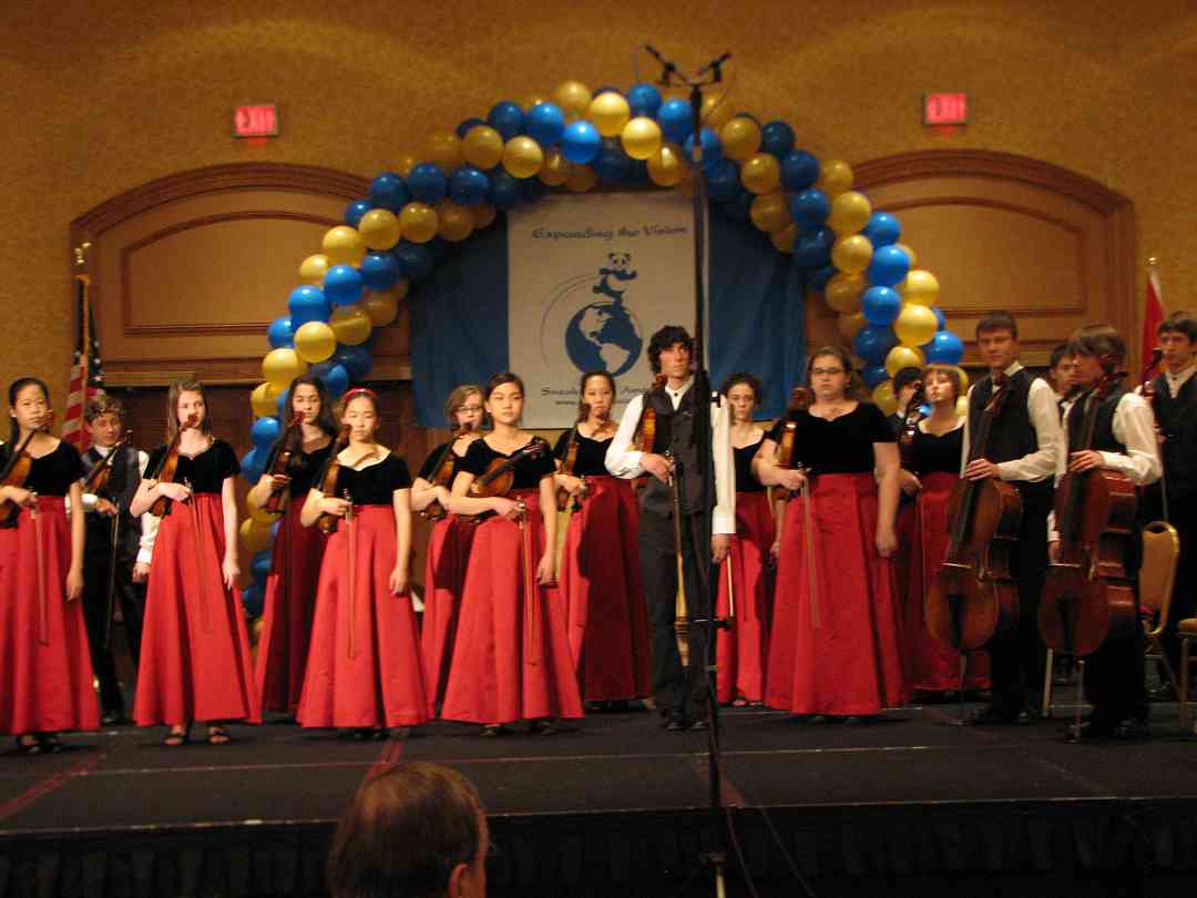 Vivaldi Strings takes a bow at the 2008 SAA Conference