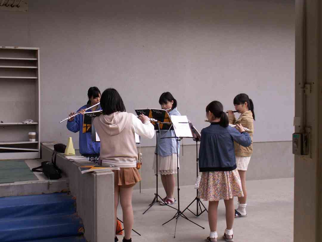 Flute players between classes.