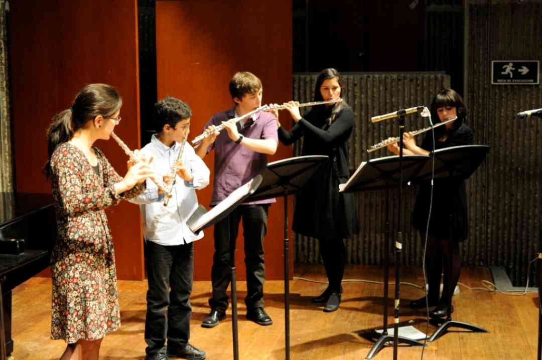 Chamber flute ensemble of the Javeriana University Programa Infantil y Juvenil with Diana Bettin