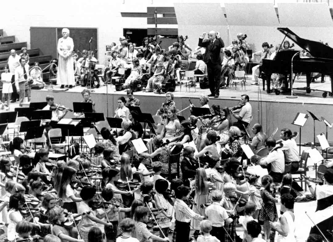 Final concert at the 1973 American Suzuki Institute, Clifford Cook conducting