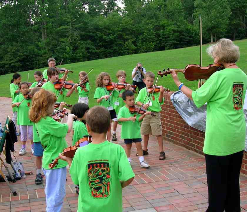 Violin group class at South Carolina Suzuki Institute