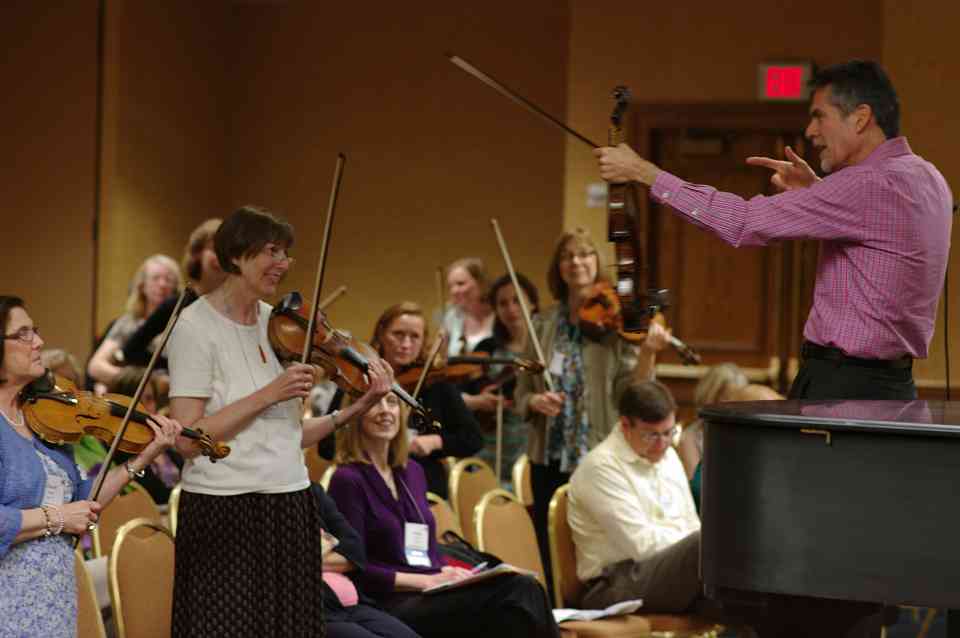 Allen Lieb gives a session on the revised violin books at the 2012 conference