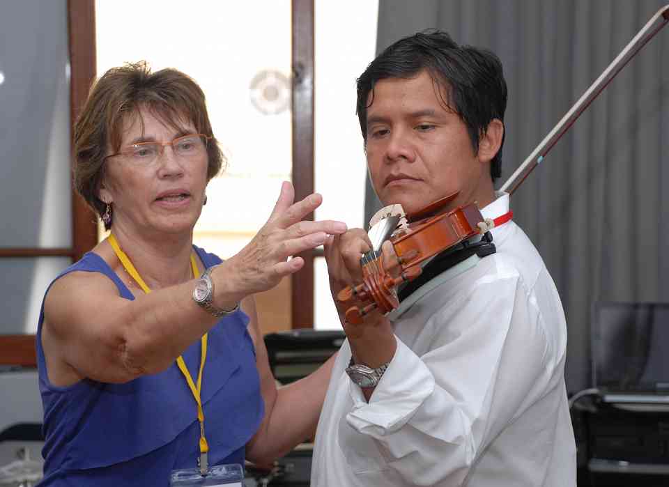 Nancy Lokken and Peruvian teacher