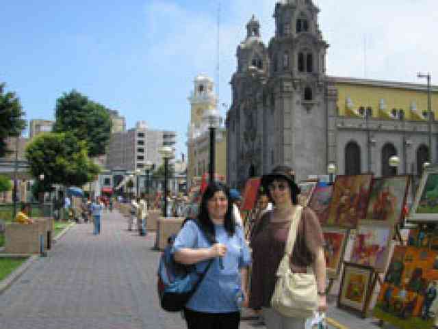 En esta foto estamos Alicia Campastro y yo (Patricia Pasmanter). Alicia es de Buenos Aires, esto fue el día antes del comienzo del festival.